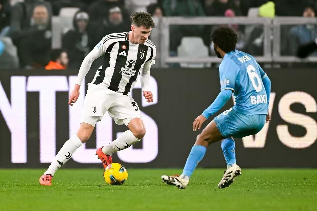 欧洲五大联赛上演精彩对决,球队实力媲美的简单介绍 欧洲五大联赛上演精彩对决,球队实力媲美的简单介绍