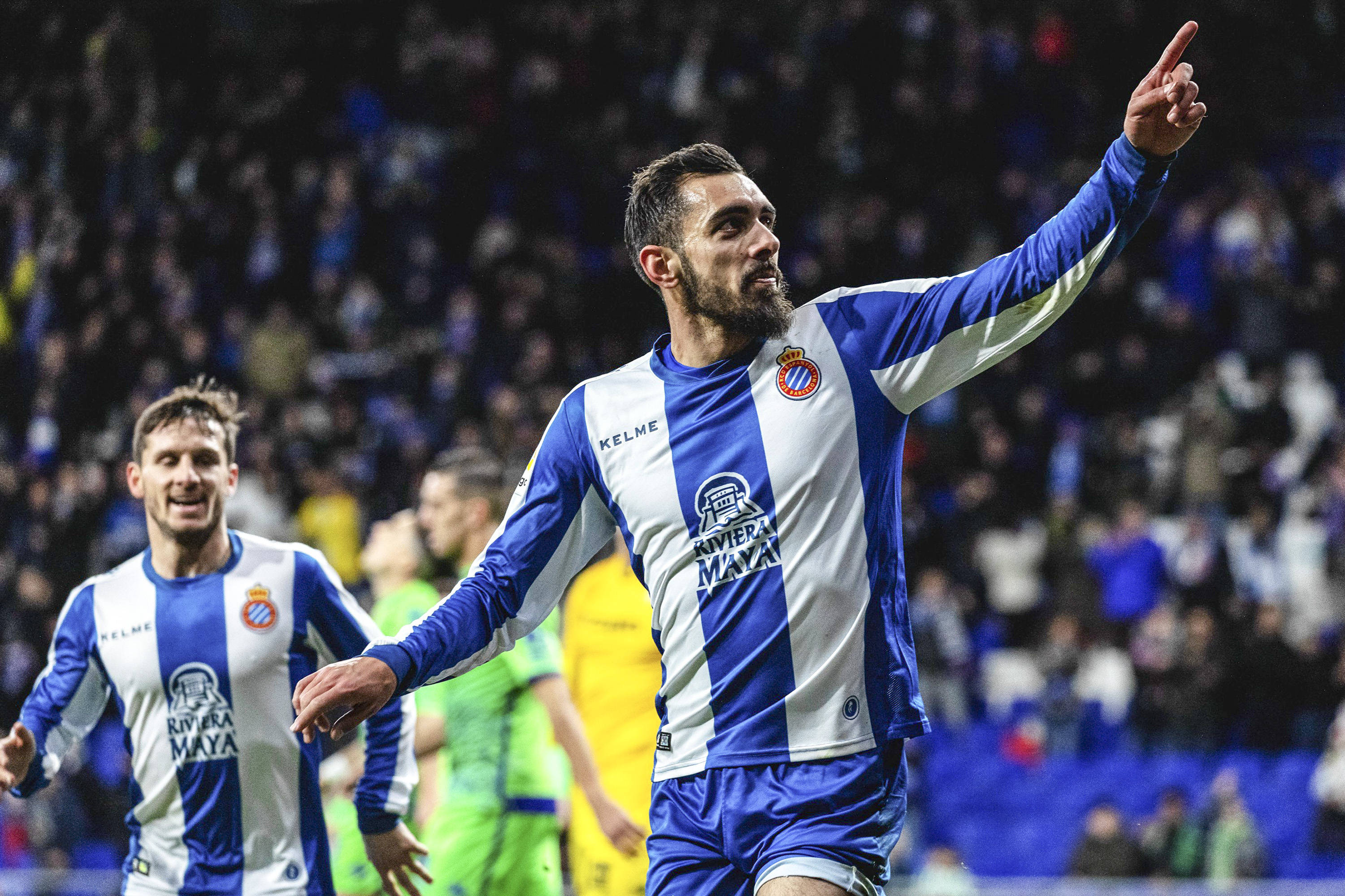 包含瓦伦西亚主场惊险胜皇家社会，保持不败的词条