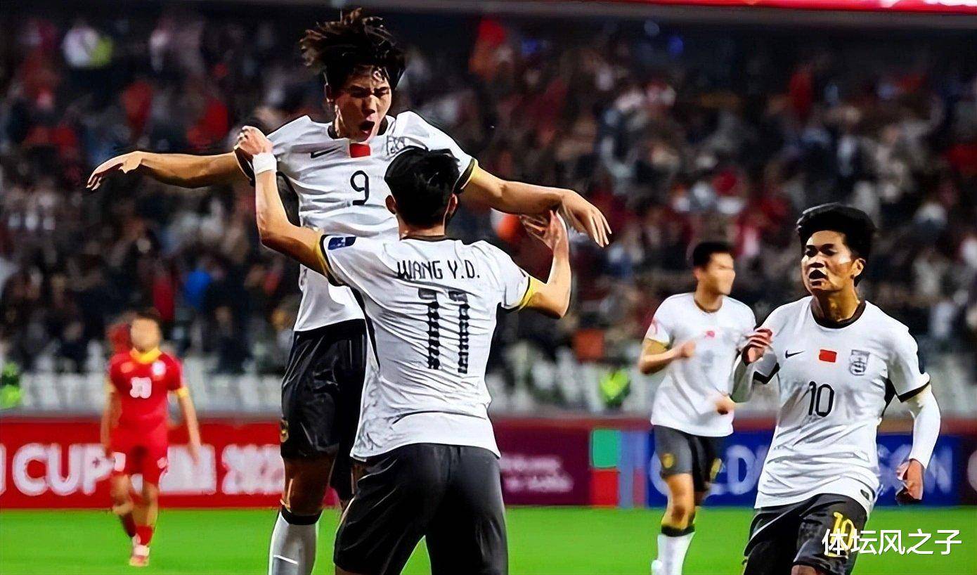 青年球员崭露头角，备受关注和赞扬