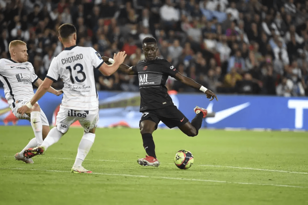 第戎主场大胜蒙彼利埃,取得连胜 第戎主场大胜蒙彼利埃,取得连胜