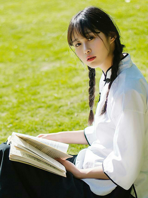 西亚卡姆关键先生发力,老鹰横扫掘金晋级季后赛次轮